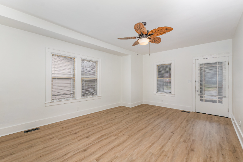 4806 Peachtree Ave - Photo 6 of 16