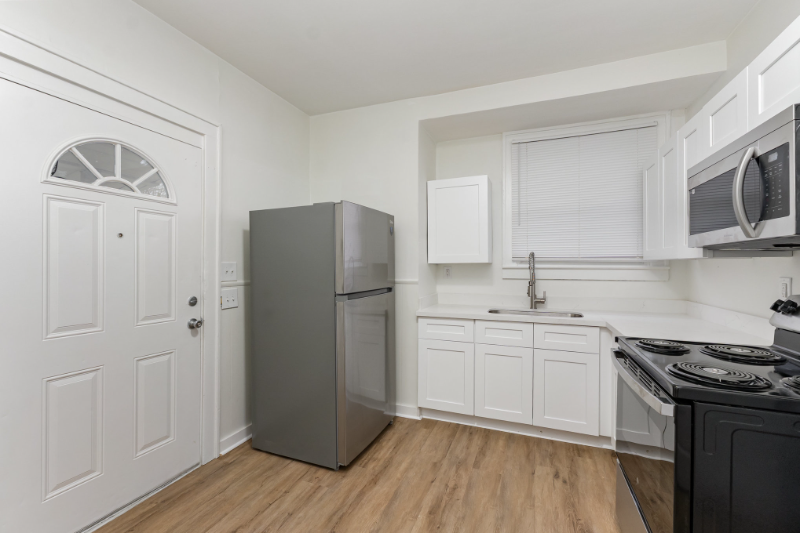 4806 Peachtree Ave - Photo 7 of 16