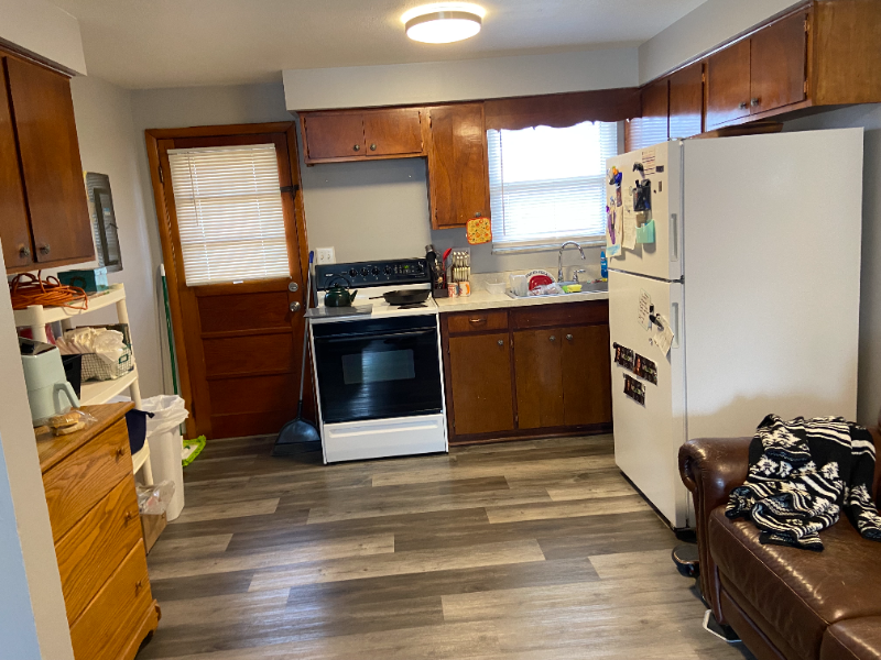 415 E Staat St - Photo 3 of 7