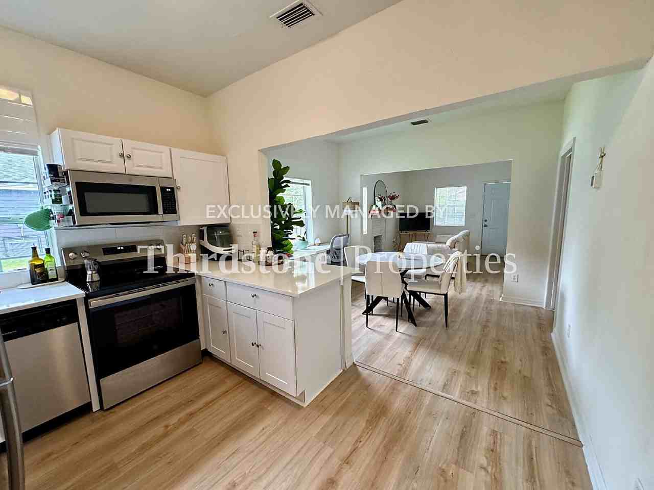 672 Chestnut St - Photo 7 of 18