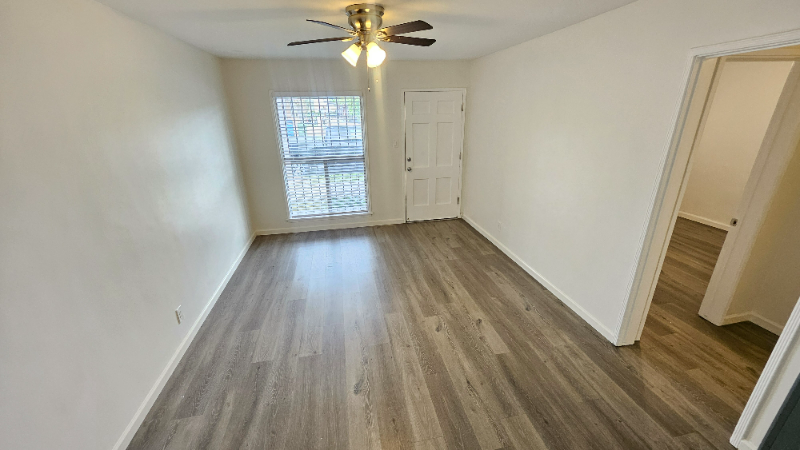 1120 E Fairview Blvd #1120 - Photo 3 of 19