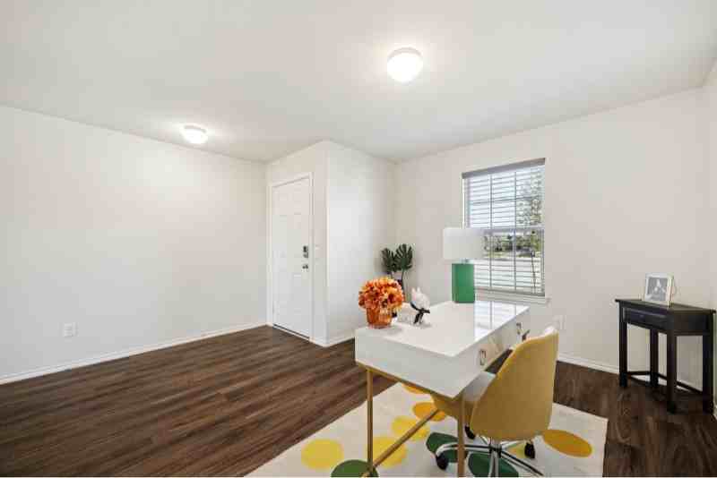 1606 Avocet Way - Photo 2 of 15