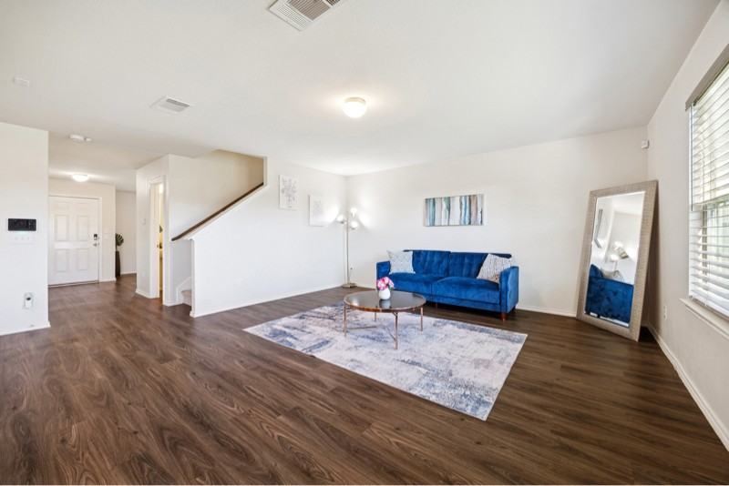 1606 Avocet Way - Photo 3 of 15