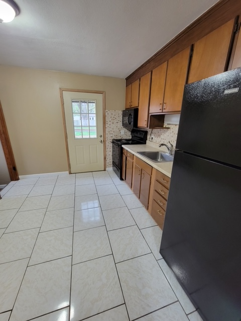 3420 N 51st St - Photo 2 of 18