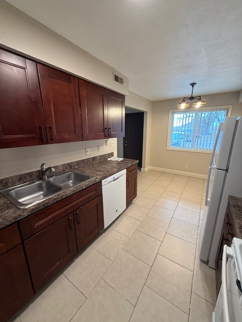 1800 Knox St #1830-02 - Photo 2 of 5