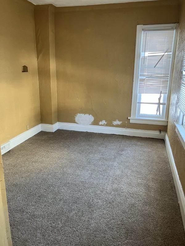 1970 N Ontario St - Photo 4 of 10