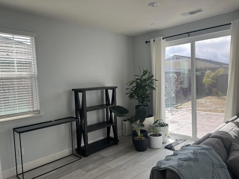 630 Golden Violet Way - Photo 4 of 14