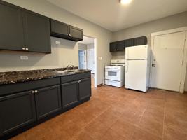 featured image of 846 N Mayfield Ave