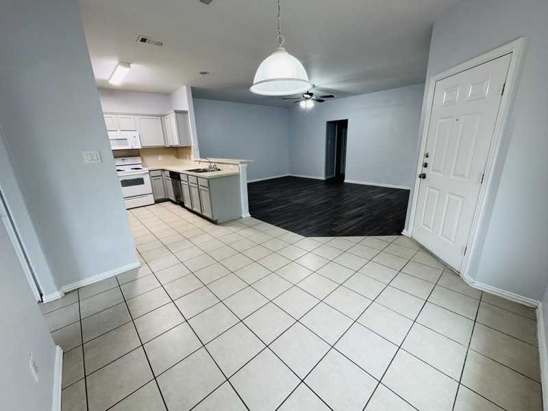 5837 Swords Dr - Photo 4 of 20