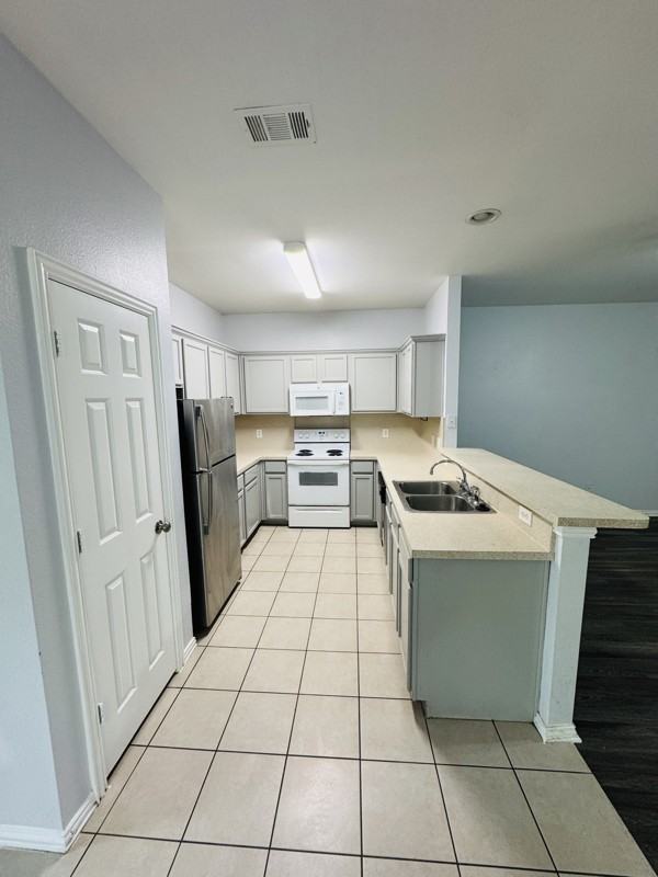 5837 Swords Dr - Photo 5 of 20