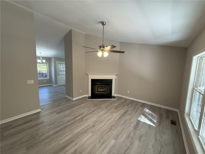 8111 Oak Arbor Rd - Photo 4 of 15