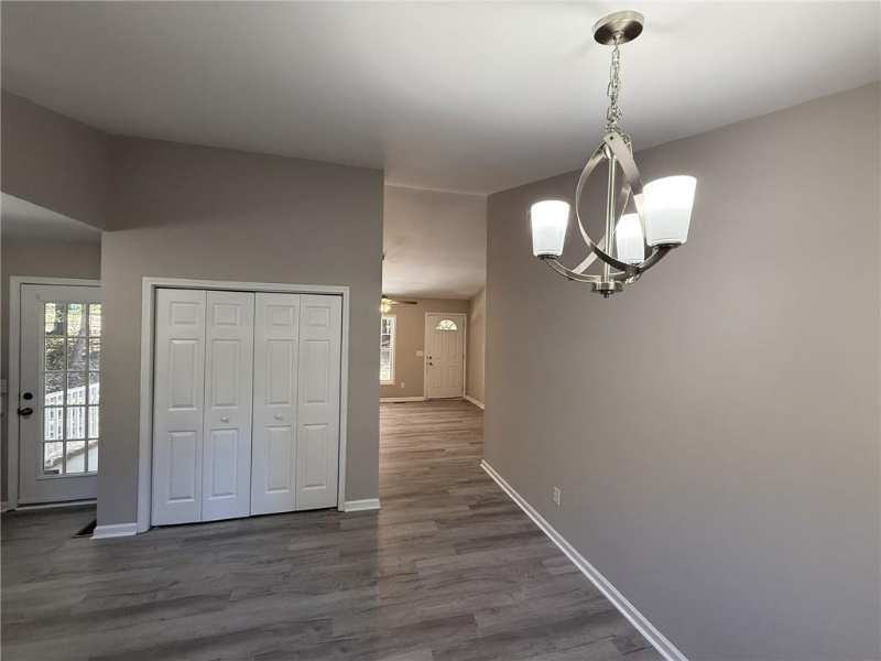 8111 Oak Arbor Rd - Photo 7 of 15