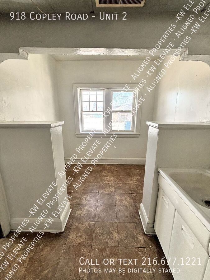 918 Copley Rd #2 - Photo 3 of 11