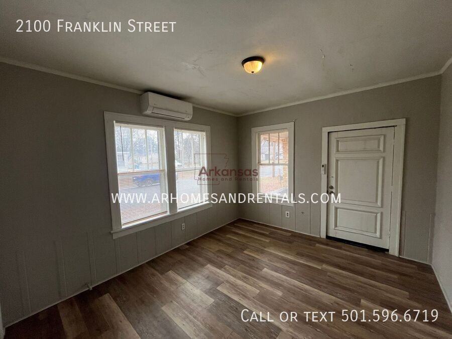 2100 Franklin St - Photo 2 of 12