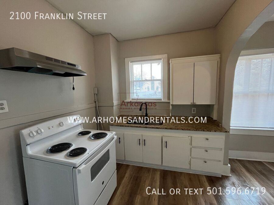 2100 Franklin St - Photo 6 of 12