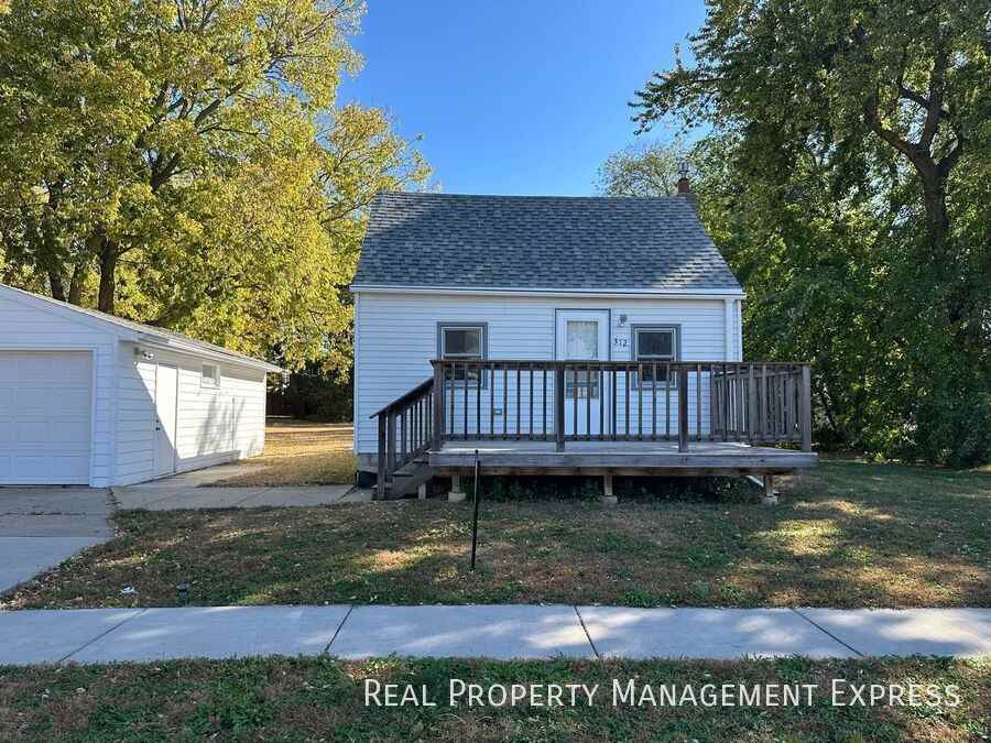 312 S 1st Ave - Photo 2 of 27