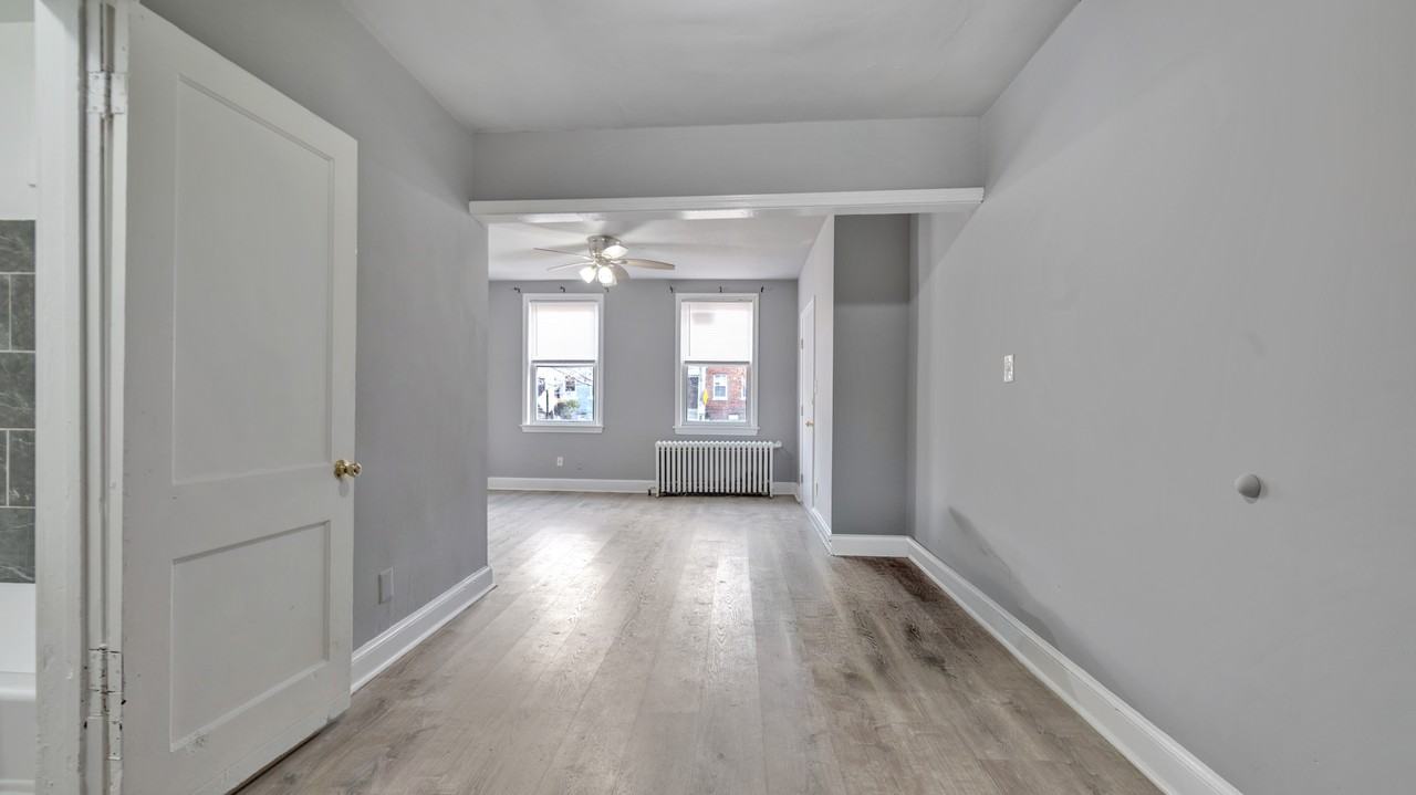 162 36th St Ne Apt 2 #2 - Photo 5 of 14