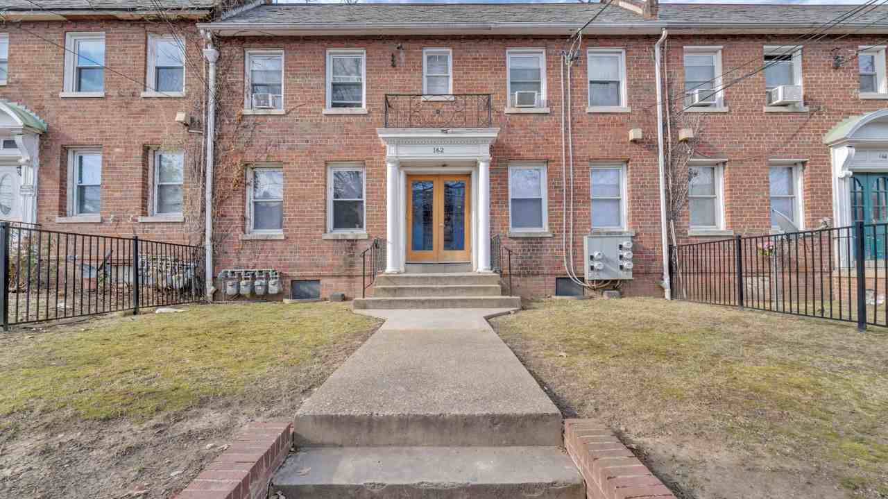 162 36th St Ne Apt 2 #2 - Photo 7 of 14