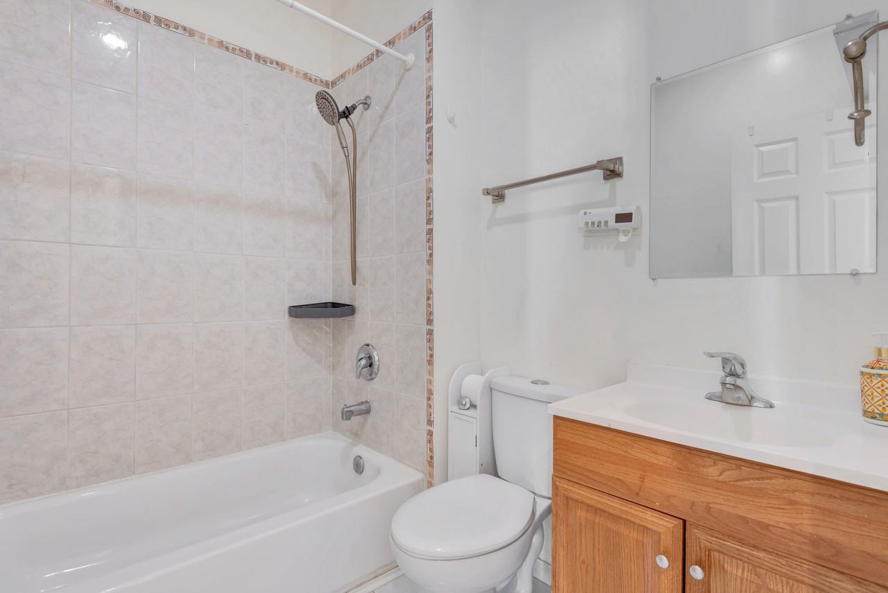 806 Kennedy St Nw #2 - Photo 5 of 11