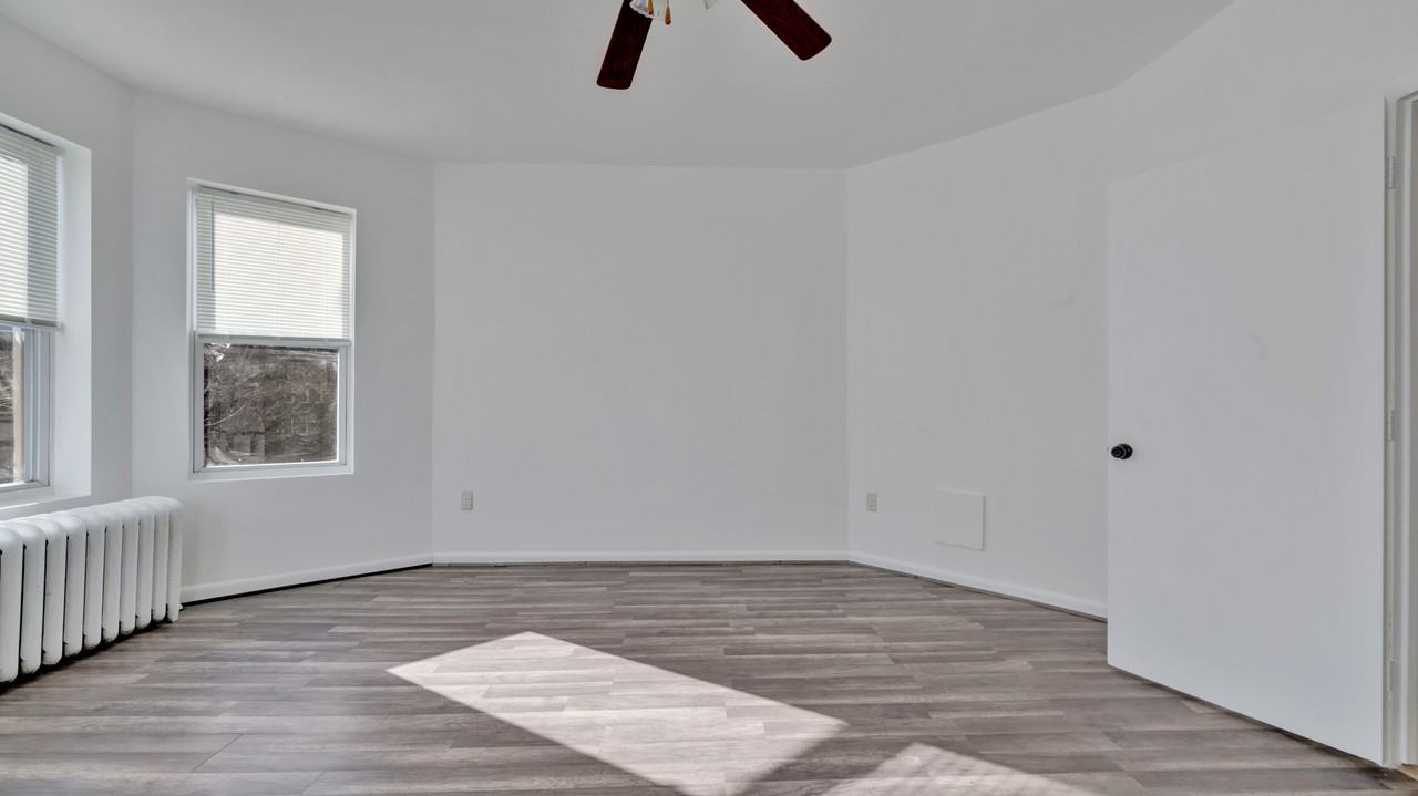 1528 E St Se - Photo 2 of 21