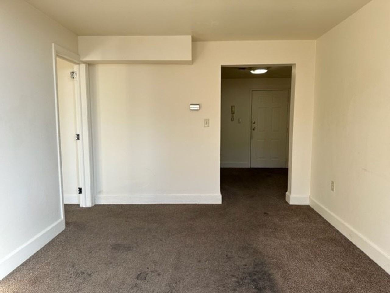 213 N 2nd St #B1 - Photo 5 of 9