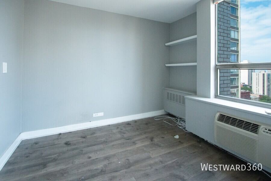 1355 N Sandburg Ter #2208D - Photo 5 of 10