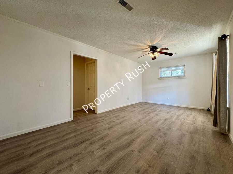 3531 Sleepy Hollow Rd - Photo 6 of 22