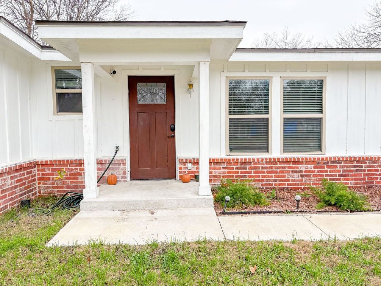 110 Brewster St - Photo 2 of 6