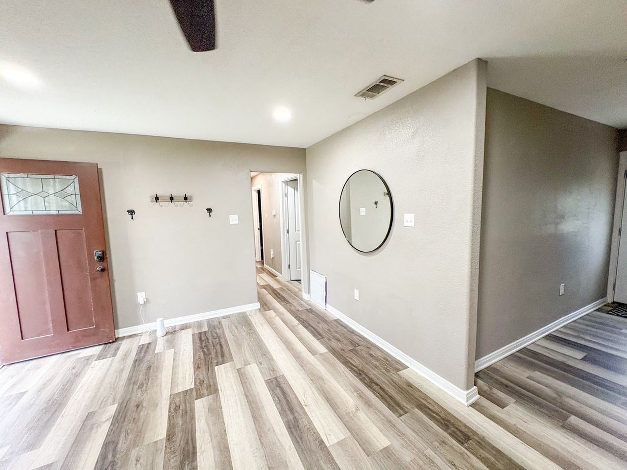 110 Brewster St - Photo 3 of 6