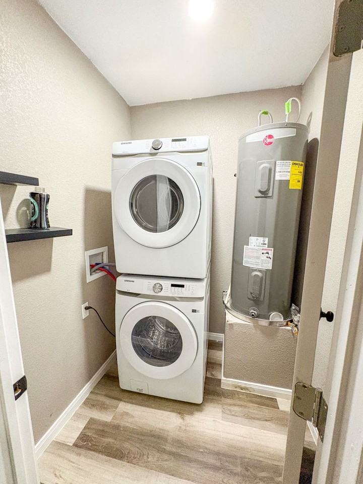 110 Brewster St - Photo 6 of 6