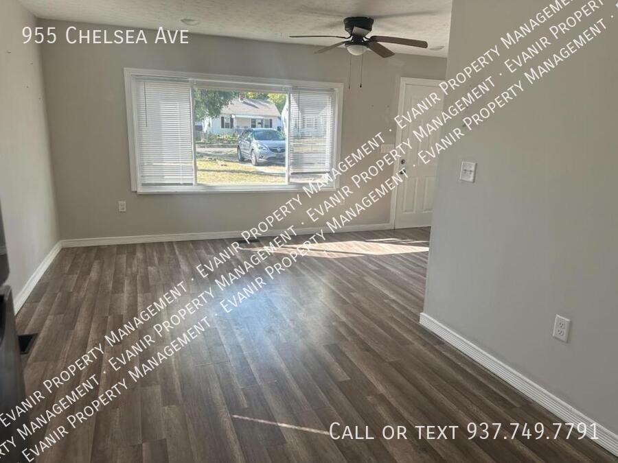 955 Chelsea Ave - Photo 4 of 13