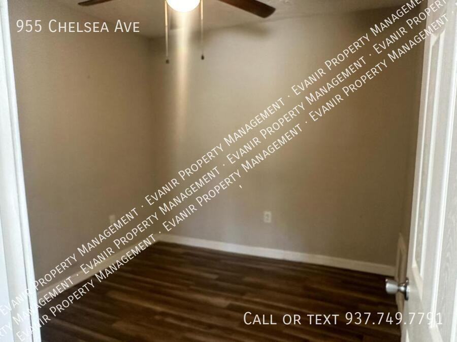 955 Chelsea Ave - Photo 6 of 13