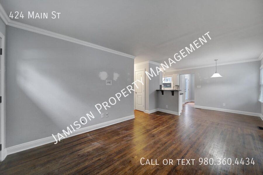 424 Main St - Photo 4 of 18