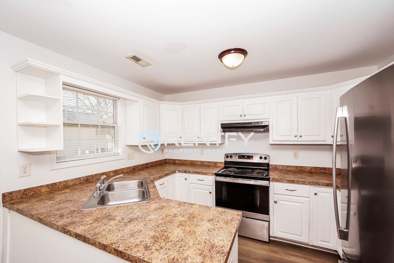 1110 Mason St - Photo 3 of 21