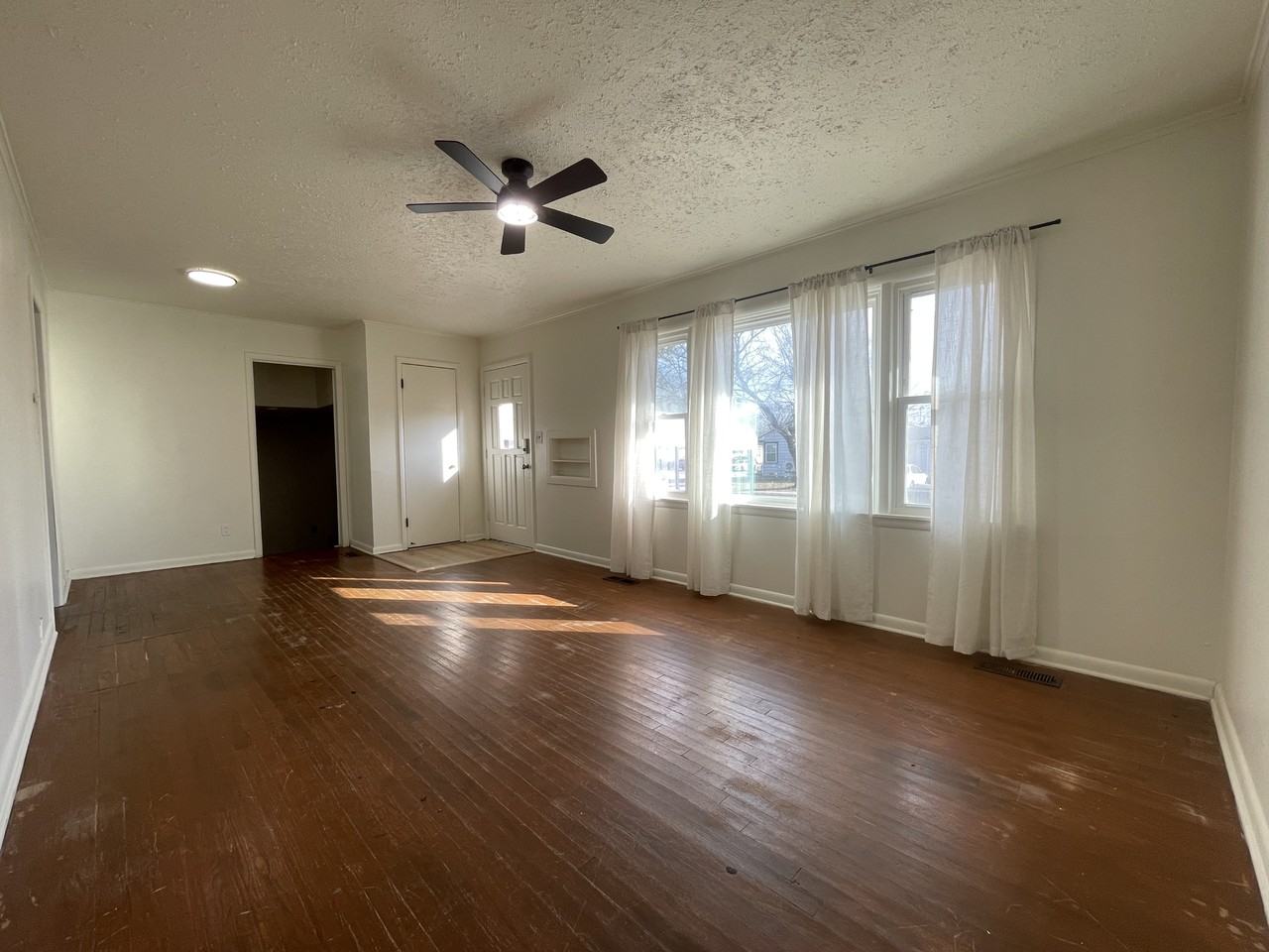 404 N Atlanta St - Photo 5 of 30