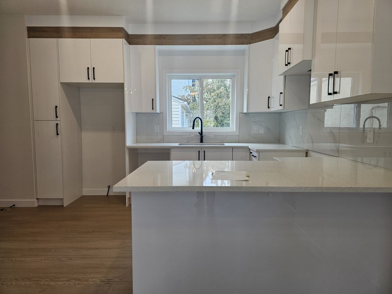 15315 95 Avenue Northwest - 1 Main #1MAIN - Photo 3 of 10