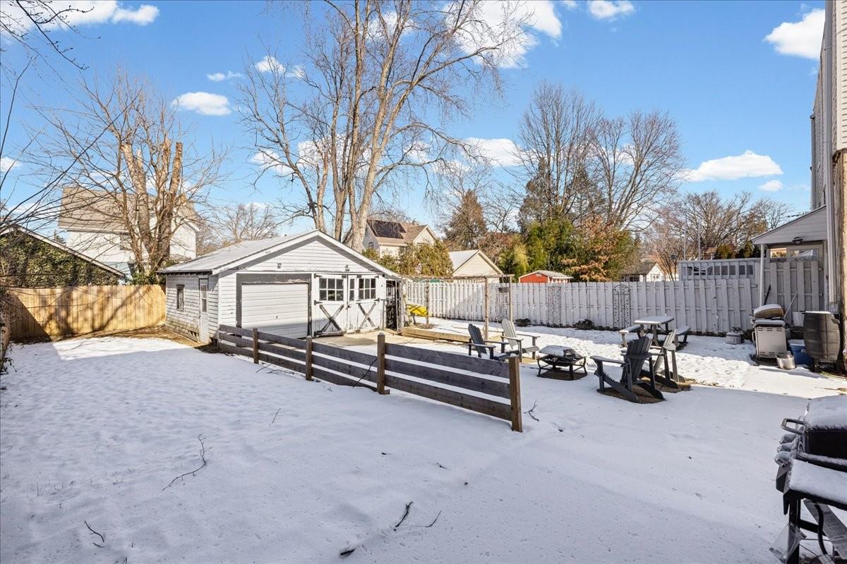 515 Harrison Ave #1 - Photo 3 of 50