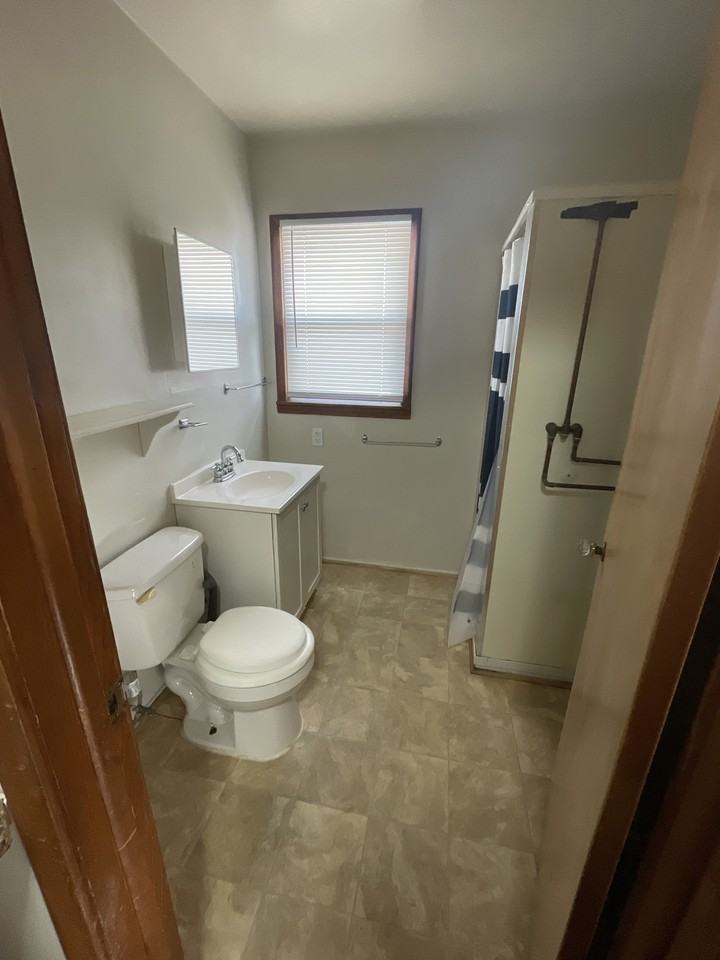 816 Mamie Eisenhower - 2 #2 - Photo 3 of 4