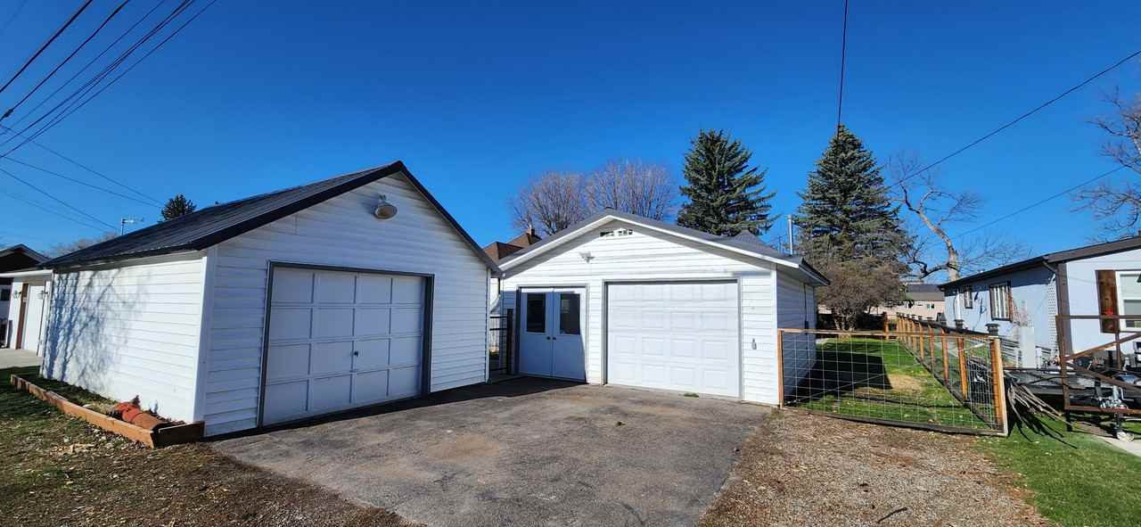 207 1st Ave E #1 - Photo 2 of 30