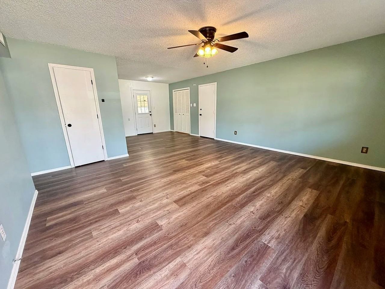 904 Hillside Drive - Photo 5 of 27