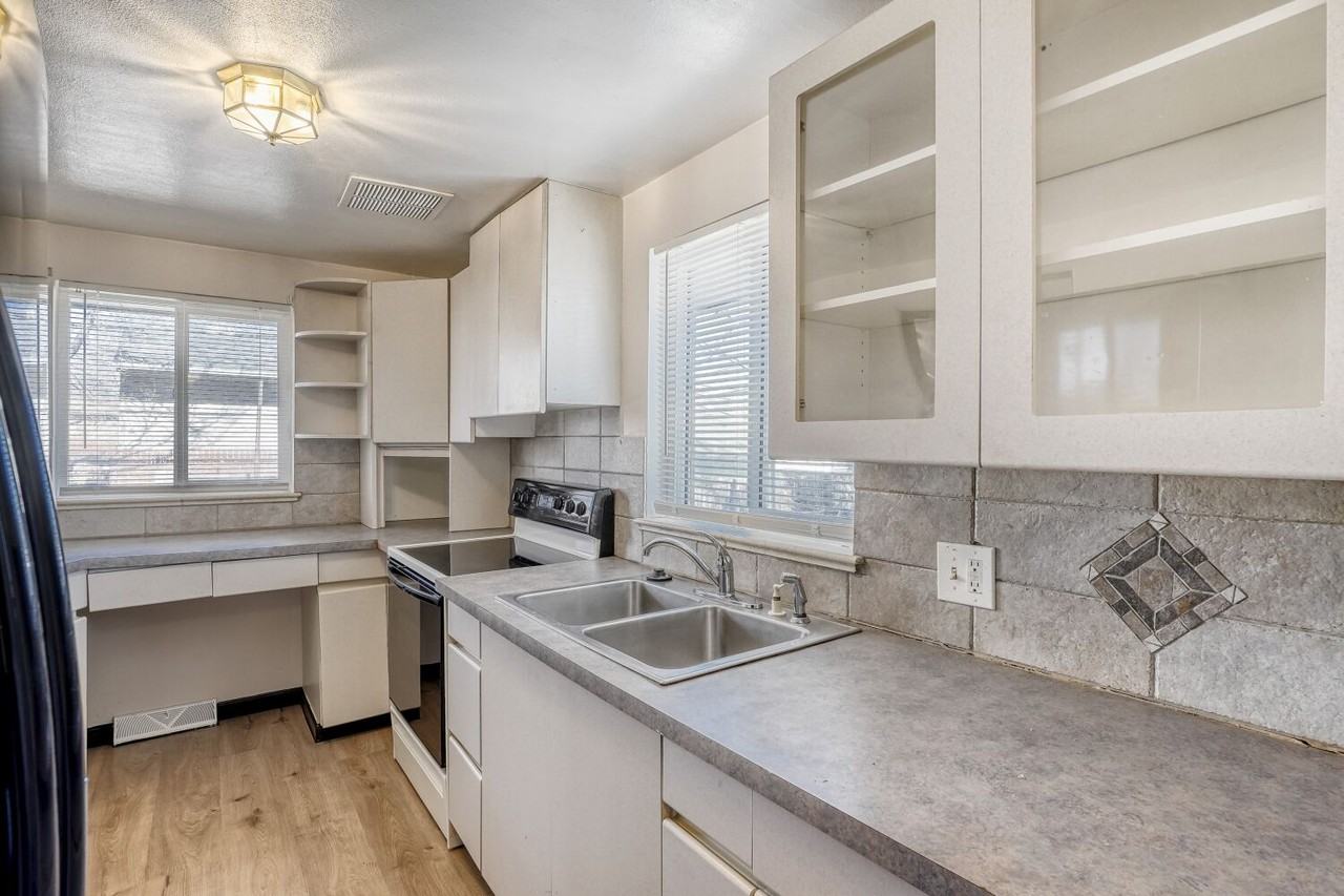 2462 Teller St #2462 - Photo 4 of 15