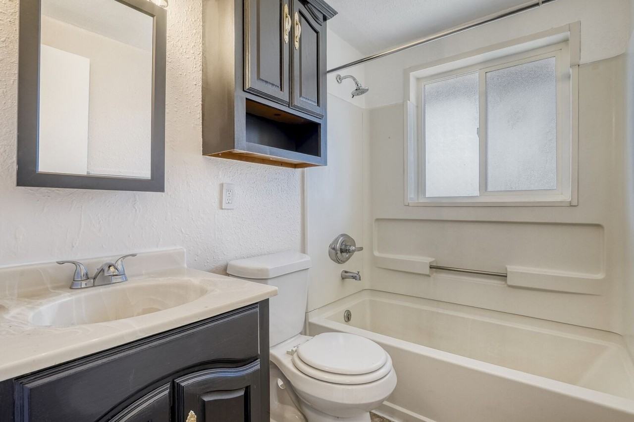 2462 Teller St #2462 - Photo 5 of 15