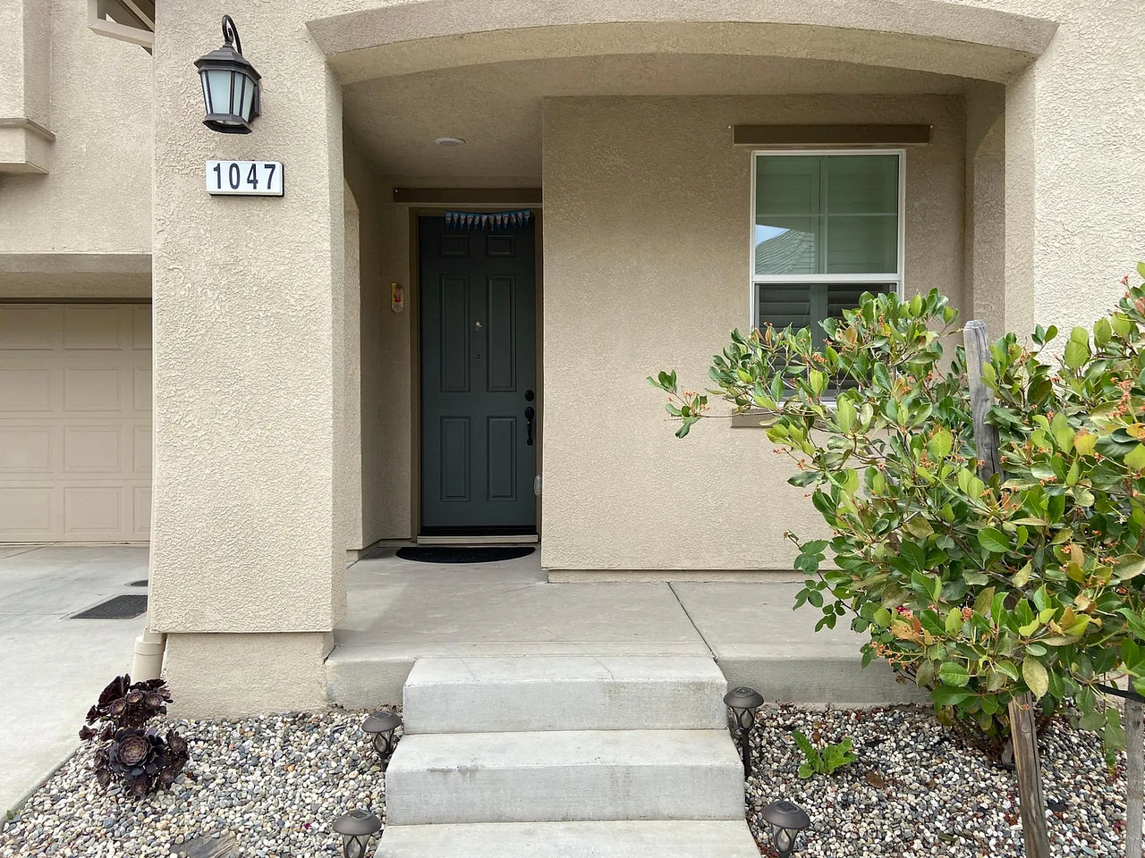 1047 Bridlewood Dr #1 - Photo 2 of 15