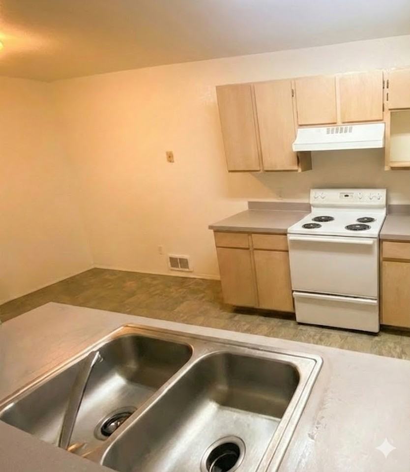 131 Baker St #1 - Photo 3 of 6