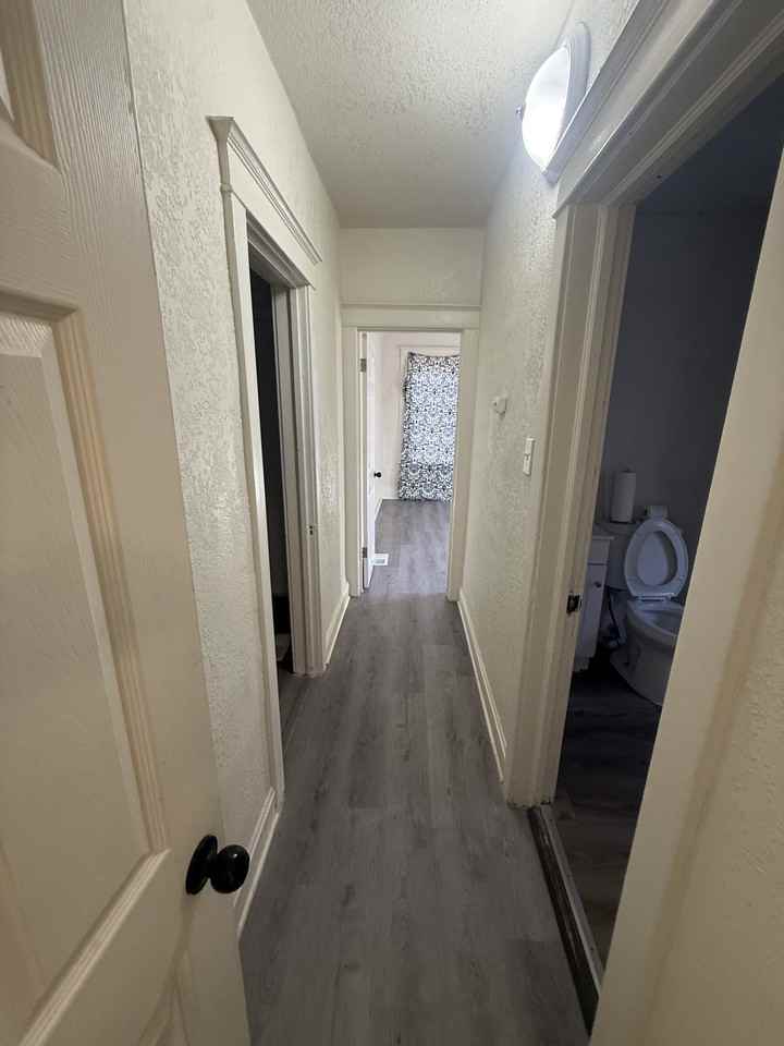 3206 East 11th Street - 1 E #1E - Photo 7 of 10