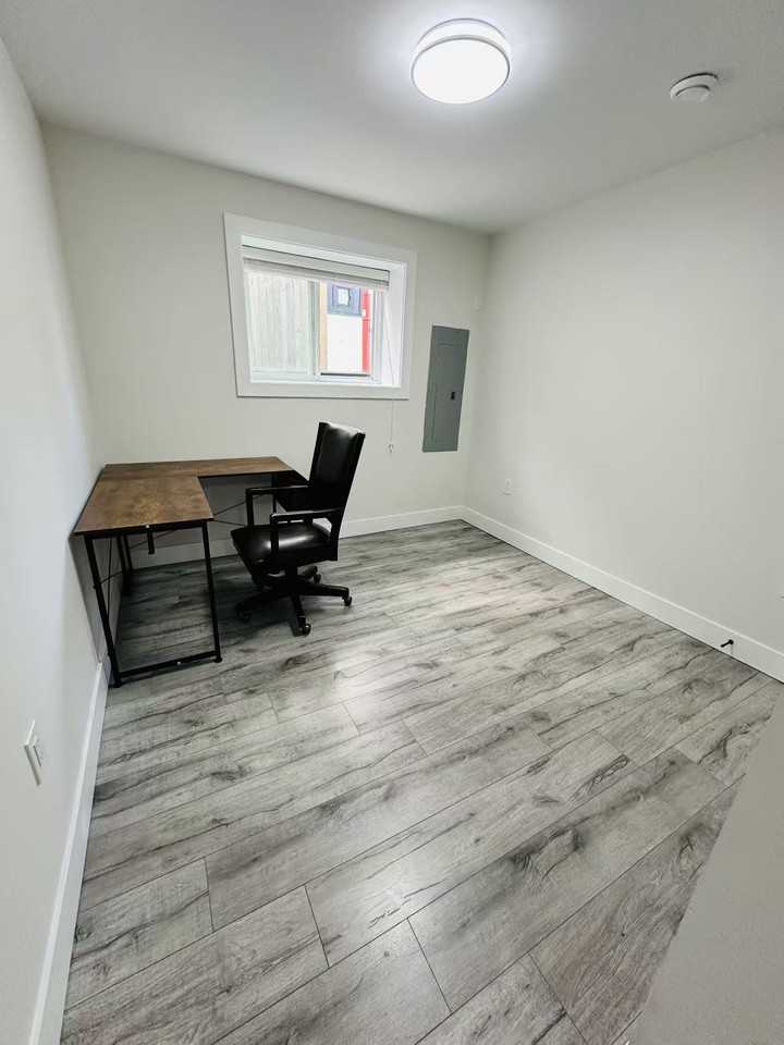 2575 166 Street #bsmt - Photo 3 of 7