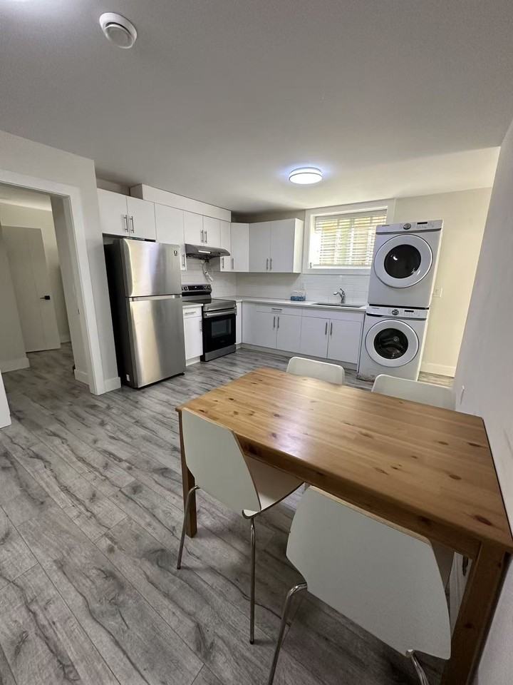 2575 166 Street #bsmt - Photo 5 of 7