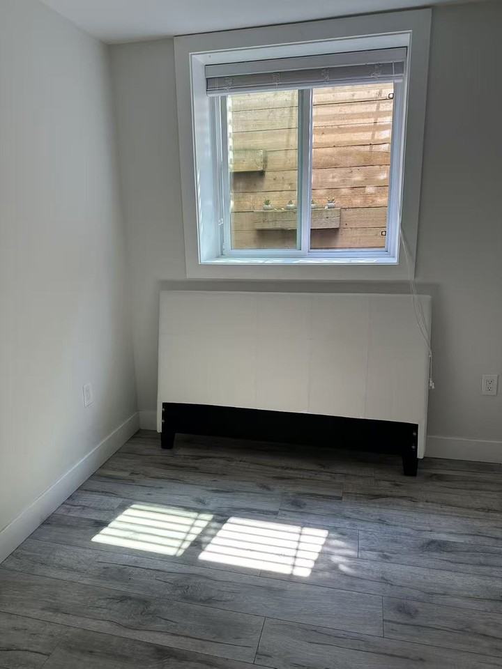 2575 166 Street #bsmt - Photo 6 of 7