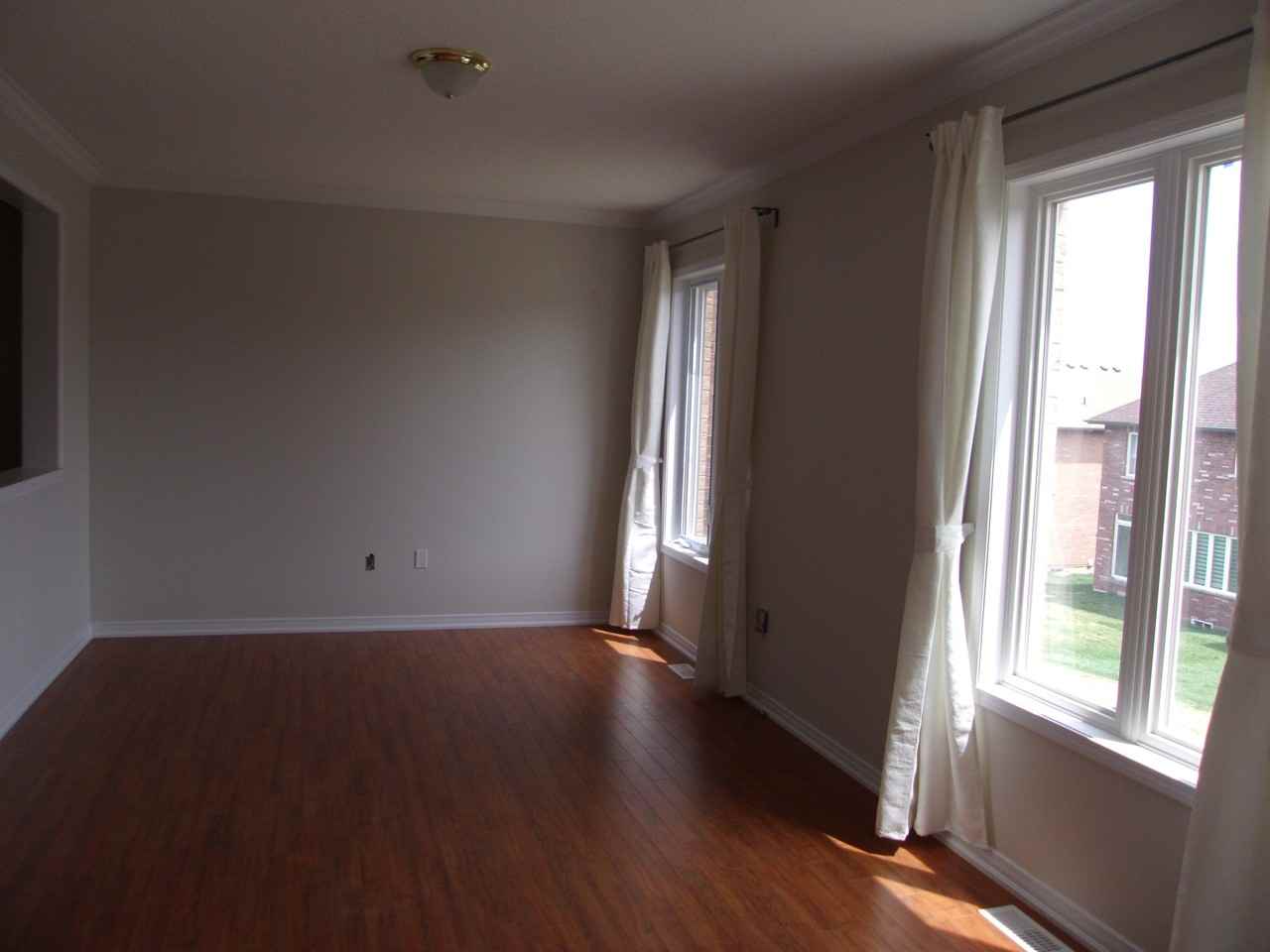 178 Richardson Crescent - Photo 3 of 12