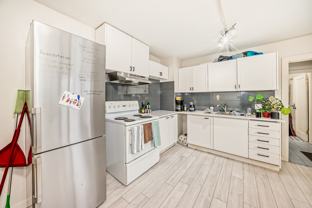 1028 9 St Se #1 - Photo 1 of 1